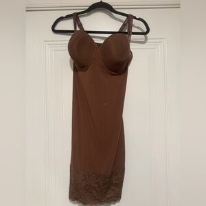 Women’s full slip/shapewear